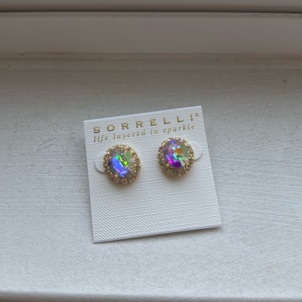 Sorrelli Halo Crystal Stud Earrings AURORA BOREALIS sparkly!  NWT - Picture 2 of 5